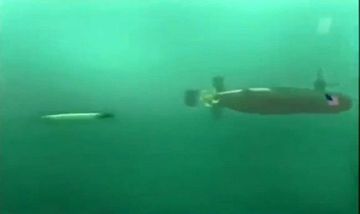 Hình ảnh giả định tàu ngầm Kilo phóng tên lửa ngầm đối không SA-N-8 Gremlin