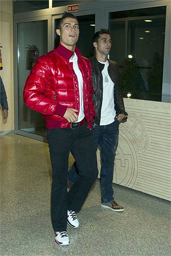 Trông Ronaldo như một dân chơi chuyên nghiệp