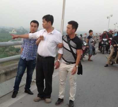 Khởi tố bác sỹ ném xác khách hàng về hai tội danh