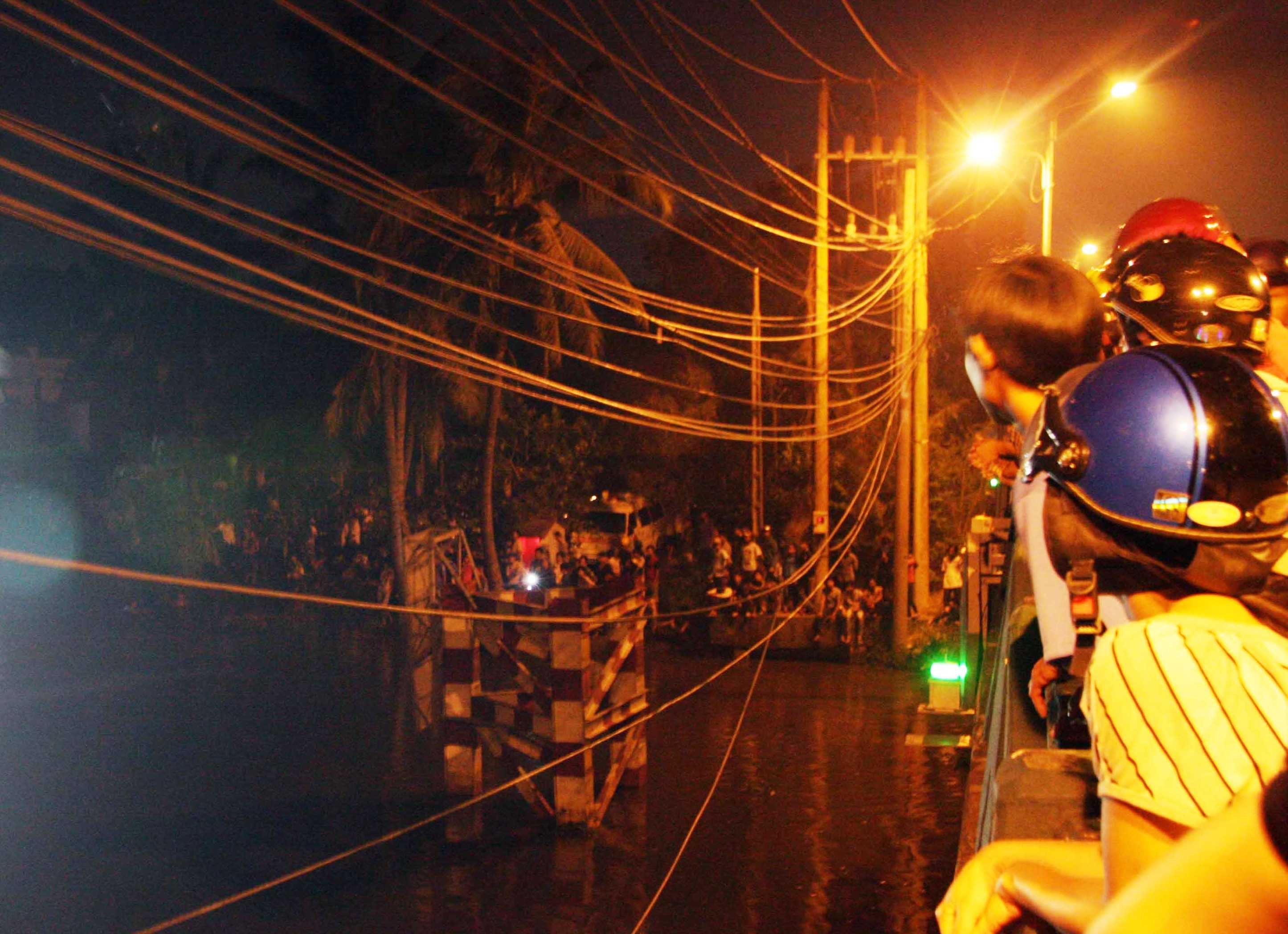 TP.HCM, cầu Xáng, Củ Chi, Hóc Môn, đôi nam nữ, tử tự, nhảy sông