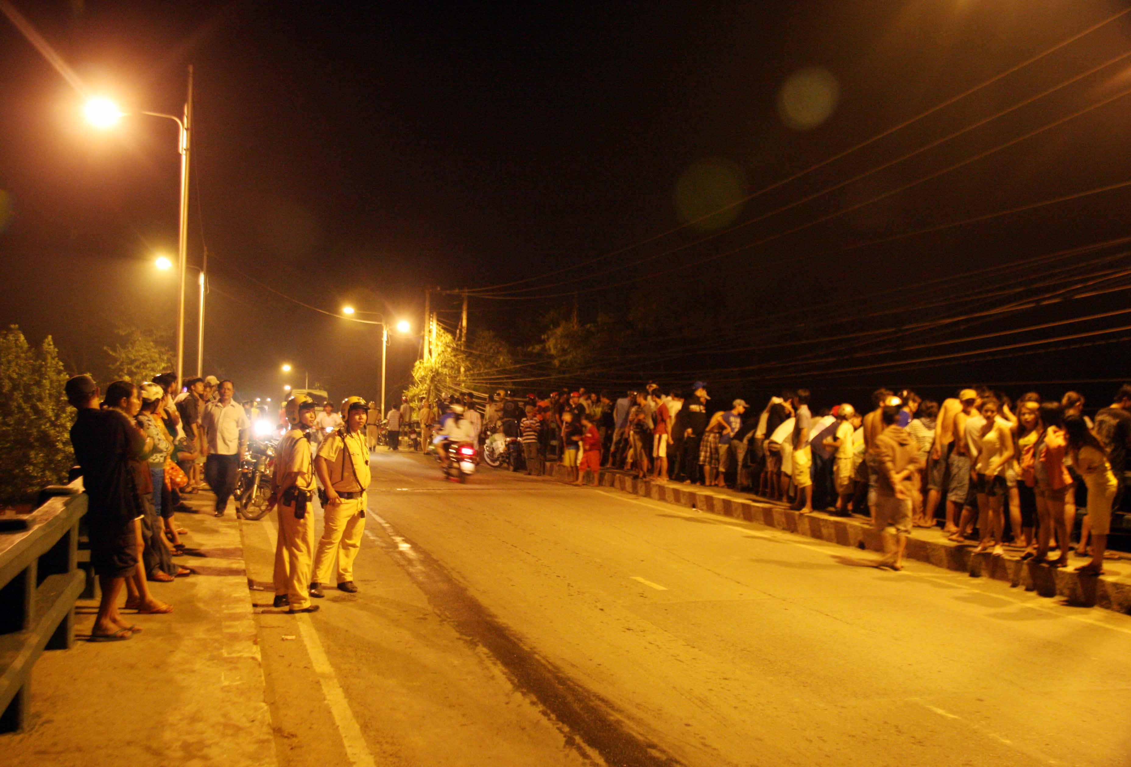 TP.HCM, cầu Xáng, Củ Chi, Hóc Môn, đôi nam nữ, tử tự, nhảy sông