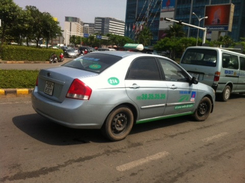 TP.HCM, Sài Gòn, Cửu Long, Cửu Nguyễn, xe taxi, dầu khí, cướp, trắng trợn.