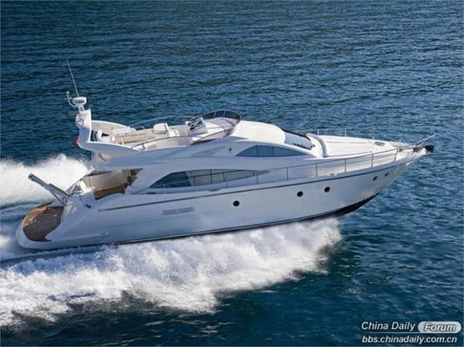 Xu cũng là chủ nhân chiếc du thuyền Aicon 54 dài hơn 17,6m. 