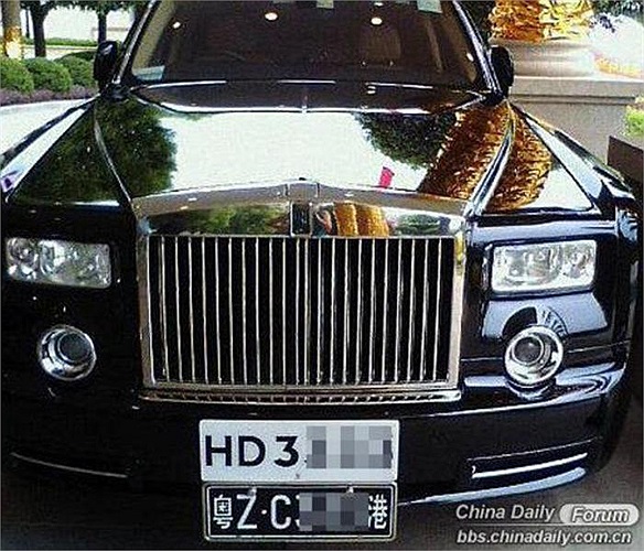 Roll-Royce Phantom cũng góp mặt trong bộ sưu tập đồ cá nhân siêu sang của tỷ phú Xu. 