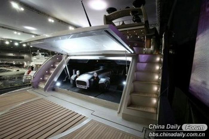 Vẻ đẹp sang trọng, tiện nghi, lộng lẫy bên trong du thuyền của đại gia Wang. 