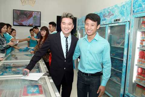 Mr Đàm khai trương Vua Biển