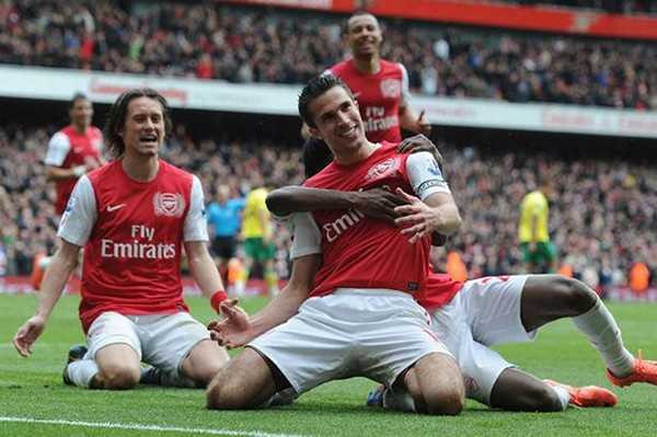 Van Persie sẽ thổi bùng ngọn lửa hận thù MU-Arsenal