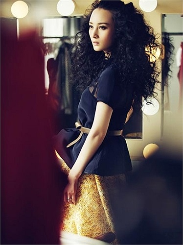 7. Thuỷ Linh từng là một trong những phát hiện lớn của nữ văn sỹ Quỳnh Dao, và từng là một trong 10 'ngọc nữ' của màn ảnh Trung Quốc.