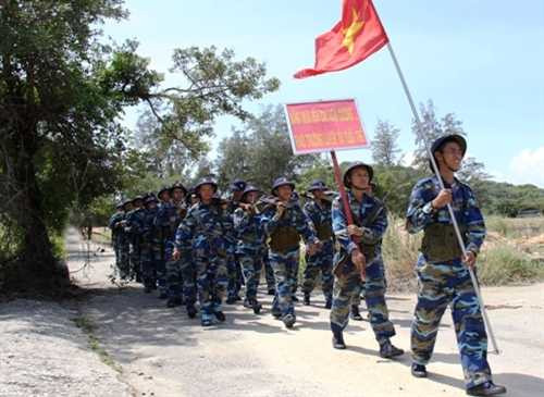 Đội hình cơ động ra thao trường. 