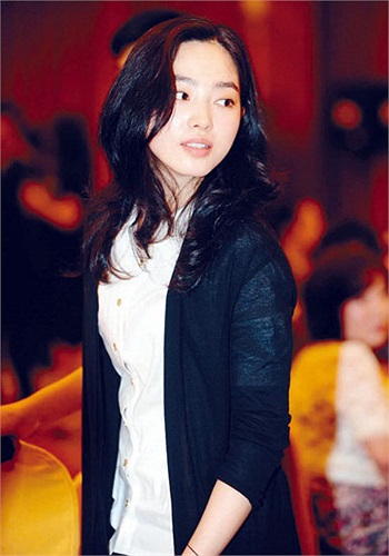 Cha Yu-Ram luôn xuất hiện với vẻ ngoài trong sáng 