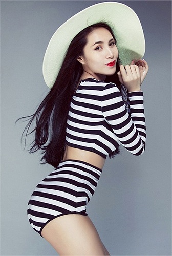 Thủy Tiên sở hữu vòng ba đẹp, quyến rũ.