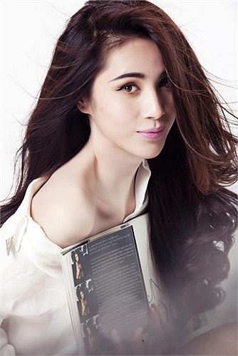 Gương mặt gợi cảm, không tì vết.