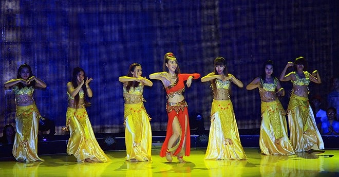 Tối qua, đêm thi đối đầu còn lại ở chủ đề Freestyle – Biến hóa cùng đạo cụ đã diễn ra vô cùng kịch tính, hấp dẫn. 