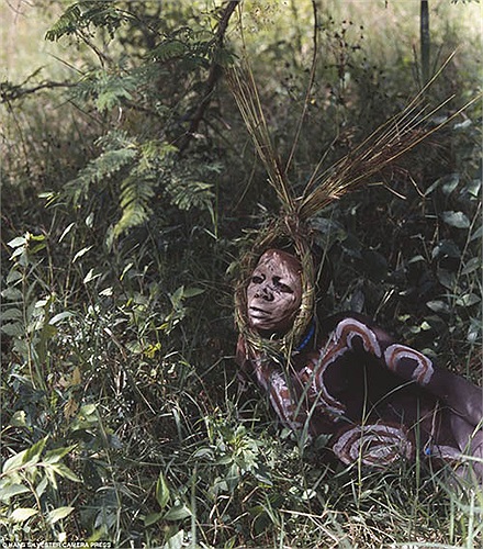 Hai bộ tộc này có trang phục mang phong cách tự nhiên, độc đáo, mà không vùng đất nào trên thế giới có được.