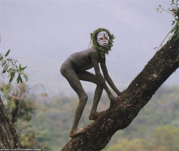 Phong cách thời trang của bộ tộc Surma và Mursi đã khiến các nhà thiết kế thời trang trên thế giới phải ngỡ ngàng trước khả năng tạo hình, phối màu và đặc biệt là sức sáng tạo vô biên.