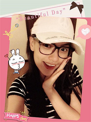 Hồng Quế xinh xắn, xì tin.