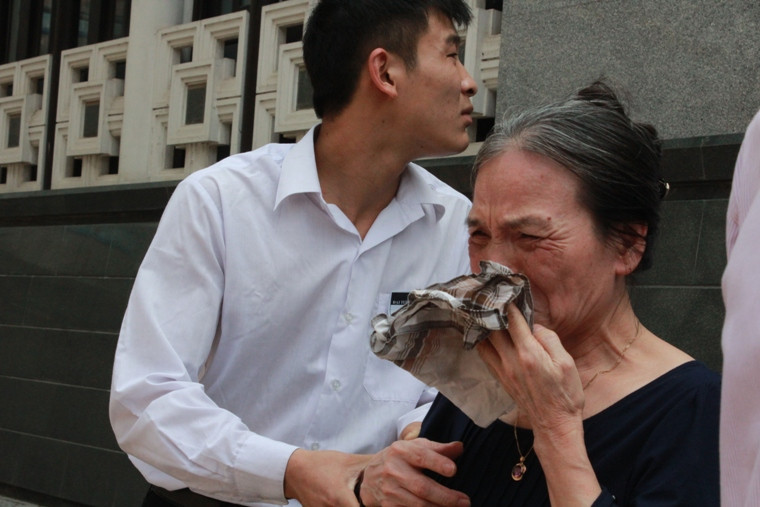 Người dân được vào viếng Đại tướng sớm hơn 3 tiếng