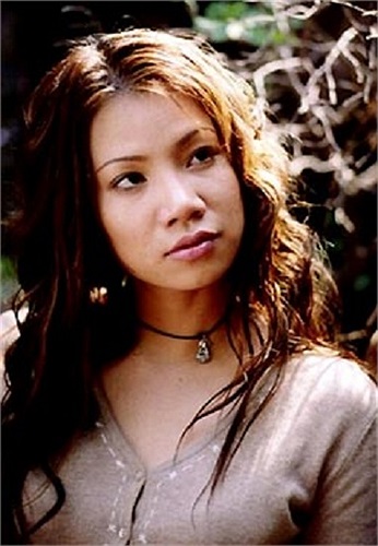 Gương mặt hoàn toàn tự nhiên ngày xưa đã biến mất.