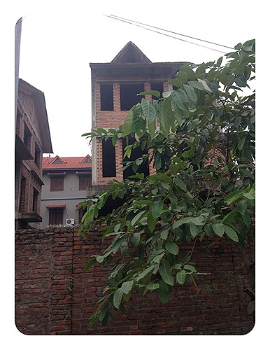 Hiện nhiều căn biệt thự tại khu đô thị Sài Đồng vẫn đang được nhiều chủ nhân rao bán trên mạng với mức giá từ 45 - 60 triệu đồng/m2, tùy theo hướng và diện tích căn nhà.