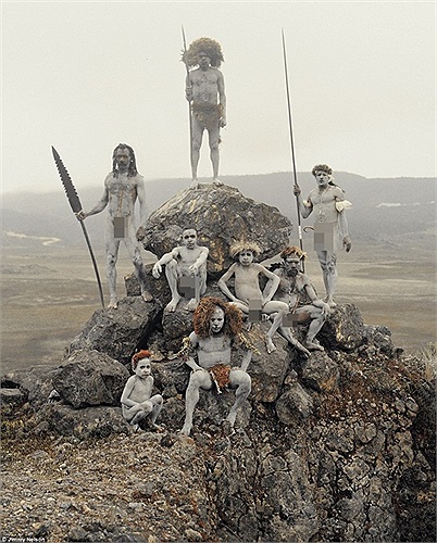 Những người dân thuộc bộ lạc Dani và Yali, sinh sống trên đảo Papua, Indonesia