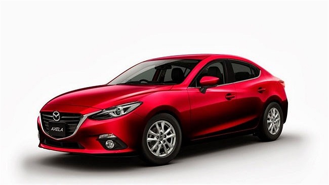 Hãng Mazda vừa giới thiệu tới khách hàng mẫu xe Mazda3 Hybrid mới với mức tiêu hao nhiêu liệu chỉ bằng một chiếc xe máy tay ga cao cấp, trung bình 3,2 lít/100 km. Đây là dòng xe siêu tiết kiệm xăng của Mazda, được trang bị 3 hệ dẫn động khác nhau (ba