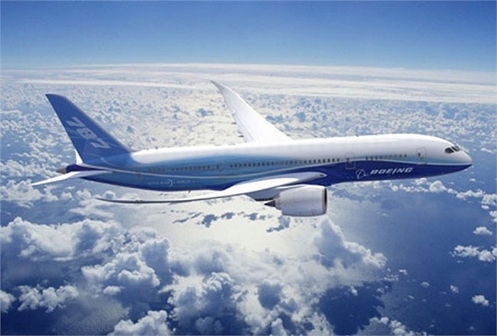 Boeing 787 rất nổi bật với hai cánh bay có độ cong mềm mại đặc trưng. Theo thông tin từ Boeing, Vietnam Airlines có đơn đặt mua 8 chiếc 787 Dreamliner và thuê 77 chiếc khác qua các công ty cho thuê máy bay. 
