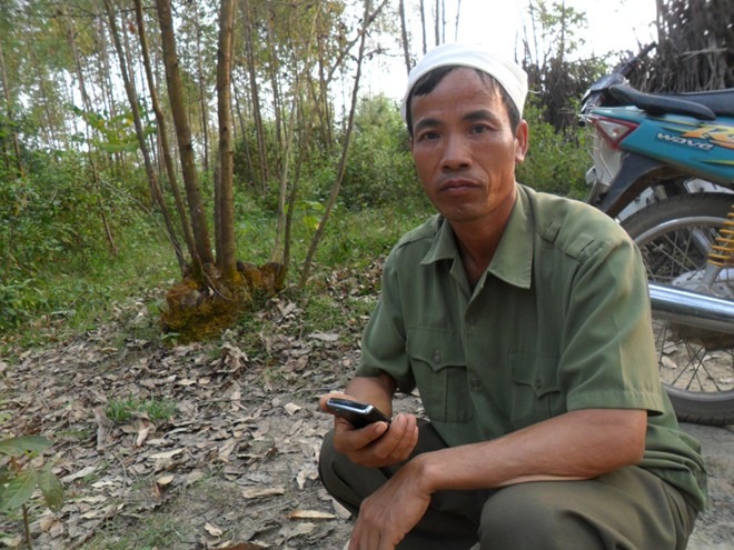 Anh Nguyễn Văn Ngời, em rể nạn nhân, bùi ngùi kể lại sự việc.