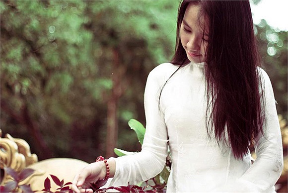 Khi còn học tại Việt Nam, Nhật Hà đạt được khá nhiều thành tích nổi bật như: Giải Nhì Olympic Tiếng Anh vùng đồng bằng Bắc Trung bộ và duyên hải miền Trung, giải Nhì học sinh giỏi tỉnh môn tiếng Anh, giải Khuyến khích HSG quốc gia môn tiếng Anh