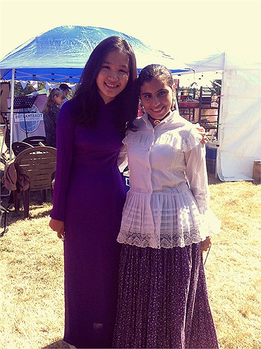 Ngôi trường mình theo học là nơi hội tụ của rất nhiều đất nước, nền văn hoá, ngôn ngữ, màu da khác nhau. Bởi vậy mà khi nhận được tin có cơ hội được học ở đây mình cảm thấy rất lo lắng, không biết có thể hòa nhập và giới thiệu đất nước Việt Nam