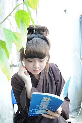 Hồng Vân tiết lộ mình ước mơ trở thành một phóng viên hoặc phát thanh viên giỏi.