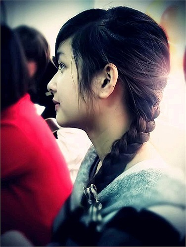 Hình ảnh đời thường giản dị, xinh đẹp của Ánh. Ánh chia sẻ trong tương lai cô muốn trở thành nhà thiết kế đồ họa tài giỏi. 