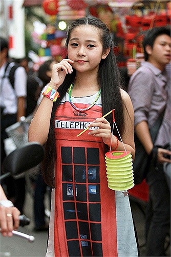  Tam Triều Dâng, người mẫu ảnh, diễn viên tuổi teen sinh năm 1998 này được biết đến như 'bản sao' ngày nhỏ của Angela Phương Trinh. 