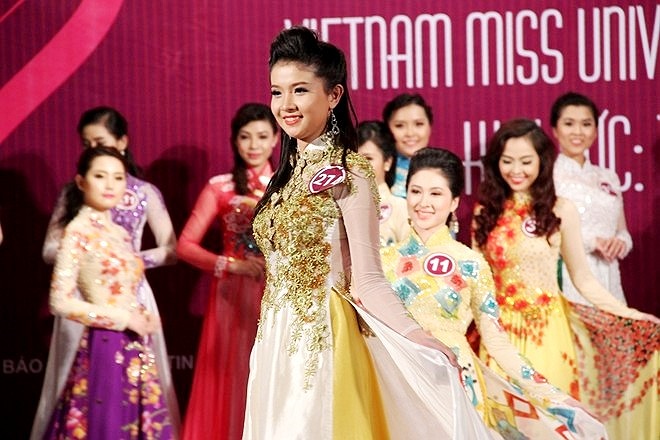 Trong đêm trình diễn, các thí sinh được chia làm 3 nhóm, lần lượt thể hiện phần thi của mình. 