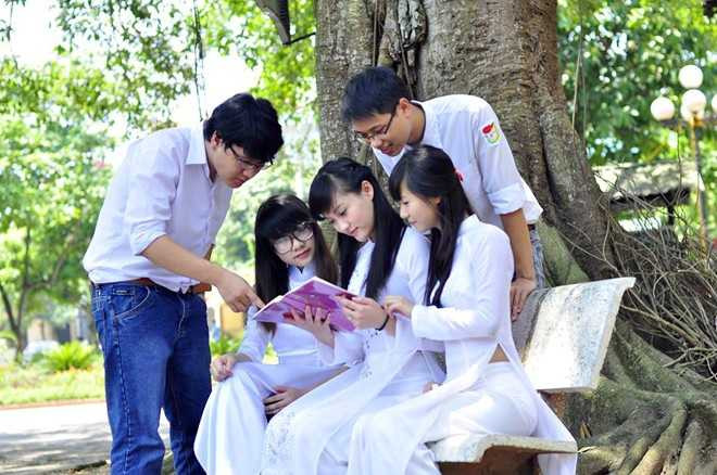 Nữ sinh xinh đẹp