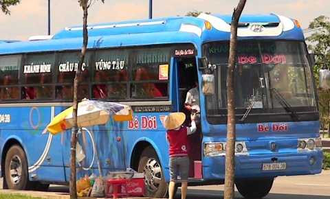 TP.HCM, QL 1A. mưu sinh đón đầu tử thần, nguy hiểm, tai nạn giao thông, gánh hàng rông