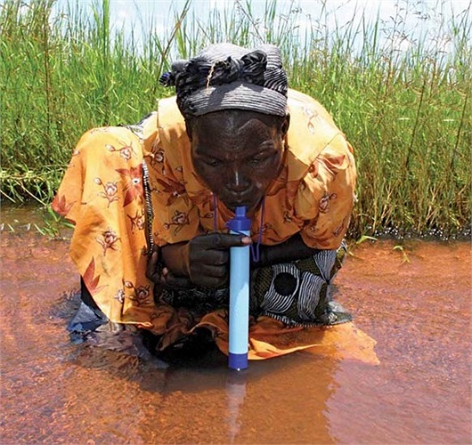 Lifestraw có thể lọc đến 18.000 lít nước cung cấp nước sạch cho một gia đình 5 thành viên suốt 3 năm. Tỉ lệ vi khuẩn độc hại trong nước lọc chỉ còn 0,0001%, loại bỏ cả E-coli, khuẩn tả và một số loại khuẩn nguy hiểm khác. 