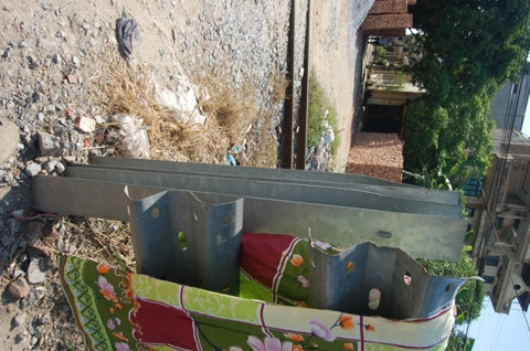 hàng lang an toàn đường sắt bị phá