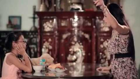 Phương Mỹ Chi MV Nỗi buồn mẹ tôi
