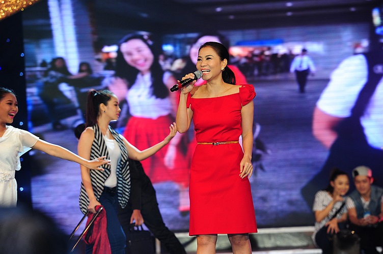 Đây là lần khá hiếm hoi Thu Minh xuất hiện biểu diễn trên sân khấu trong thời gian gần đây