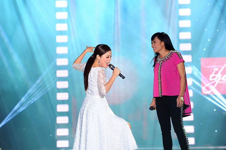 Thể hiện ca khúc Trống vắng - bản hit đình đám một thời của Phương Thanh, cả hai đã khiến khán giả tại nhà thi đấu Nguyễn Du bùng nổ.