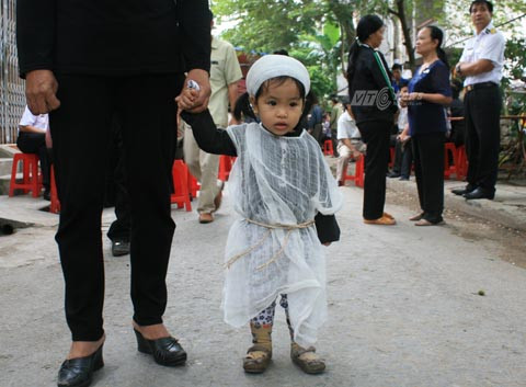 Bộ tư lệnh Hải Quân, Bộ Quốc phòng, đảo Trường Sa, Trung úy Đinh Văn Nam