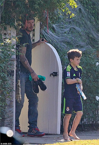 Cựu tuyển thủ Anh chứng tỏ mình là một ông bố cừ khi luôn dành nhiều thời gian chăm sóc con cái