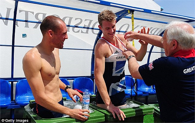 Xả nhiệt bằng nước đá là biện pháp giảm căng cơ hiệu quả, hạ nhiệt độ cơ thể và tránh chấn thương trong thi đấu thể thao đỉnh cao