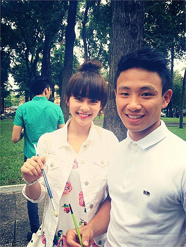 Running Man Vũ Xuân Tiến nhìn rất đẹp đôi bên cạnh Boxing Girl Khả Ngân. Đây là hai nhân vật mới nổi của giới showbiz và thể thao luôn xuất hiện với gương mặt tích cực