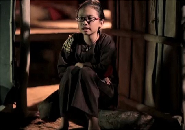 Thế nên nhiều sao Việt nhanh chóng nắm bắt thời cơ 'dựa hơi' cô bé nổi như cồn này để tăng độ ăn khách.