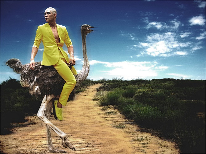 Mạnh Kiên khá tốt nhưng bị khuyết điểm tạo dáng phần tay.