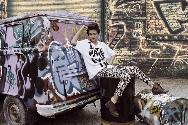 Mâu Thanh Thủy mạnh mẽ, bất cần.