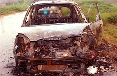 Chiếc xe taxi bị cướp đốt rụi giữa đồng sáng sớm ngày 17/10