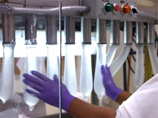 Hoặc bơm nước kiểm tra độ bền