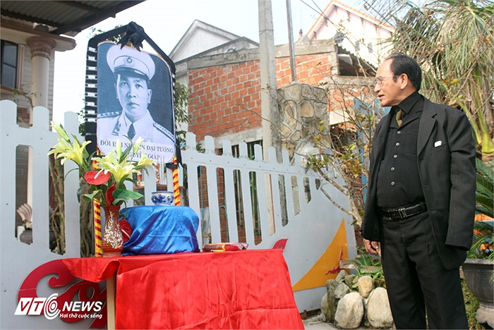 Ông Tĩnh năm nay 75 tuổi, là cựu chiến binh. Ông vô cùng thương tiếc trước sự ra đi của Người Anh cả Quân đội Nhân dân Việt Nam.